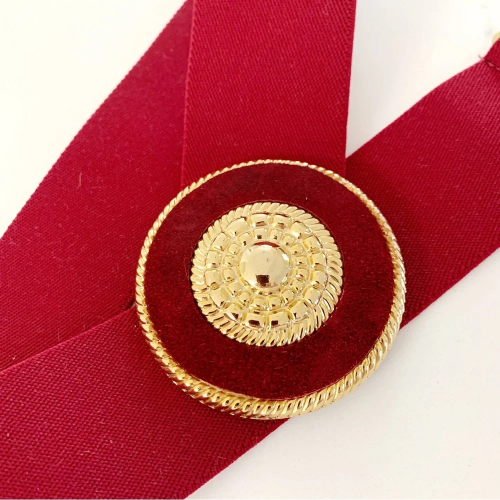 Round Gold Toned Metal Buckle Elastic Stretch Belt In Cherry Red NEW